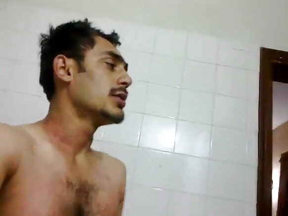 مسلم آنٹی نوں تھپڑ مار کے ذلیل کیتا مسلم آنٹی نے شہوانی ، شہوت انگیز ہندو لنڈ عاشق bhojpuri movie-