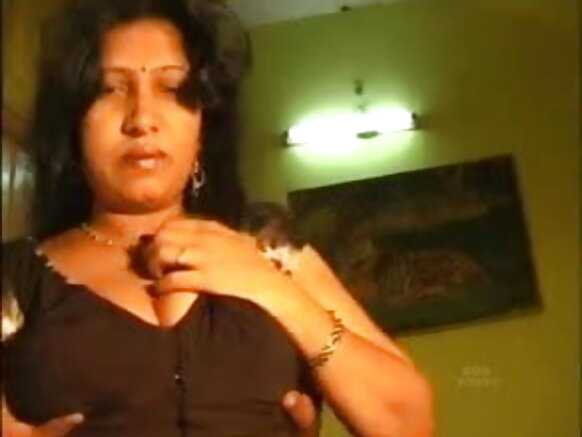 mallu Anty Love Anty Full Sexy Scandal In Hindi 003