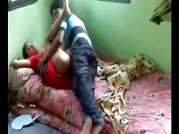 دیسی منڈا کنجری نوں گھر تے چوددا اے