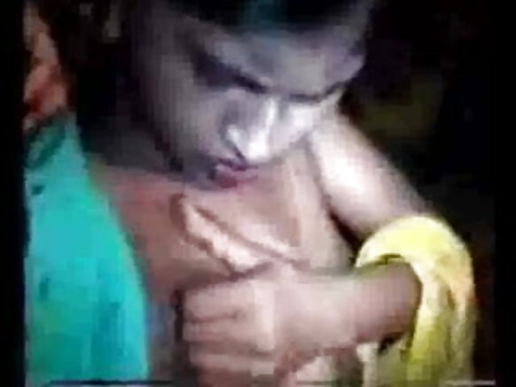 نارتھ انڈین آنٹی نے میرے گوانڈھی دے ساہمنے ممے وکھائے سیکسی فلم