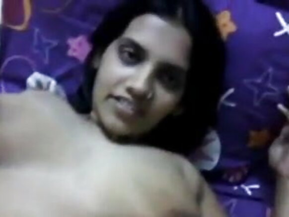 کجھ خاوند سیکسی فلماں وکھا کے اپنی سیکسی بیویاں دا مذاق اڈاندے نیں۔