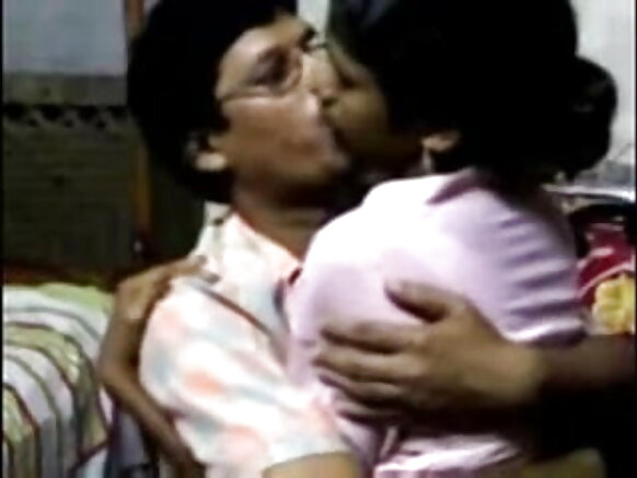ساؤتھ انڈین ہوٹی اپنے ہوٹل دی نوکرانی دے نال موج کردی اے ویڈیو سیکسی فلم ہائی ڈیفینشن وچ